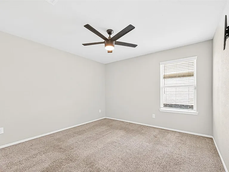 21414 Hartford Hollow Ln — Photo 12