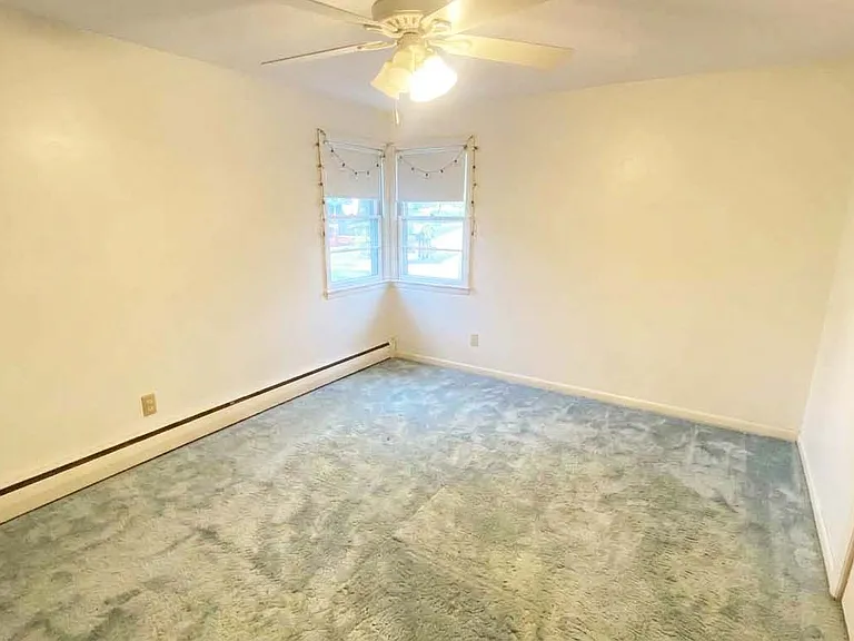 10 Pine Tree Ln — Photo 4