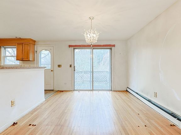 5th image of 194 Ewing Dr