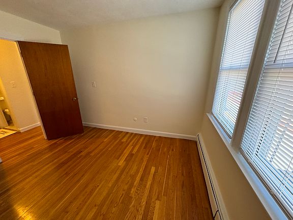 5th image of 180 N Beacon St #14C