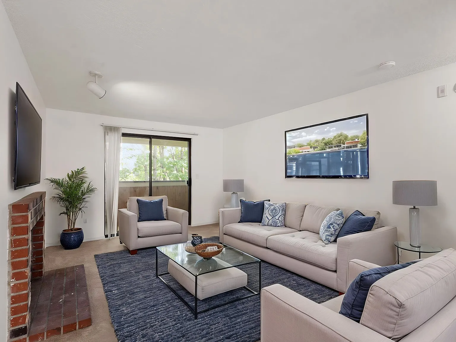 2 bed, 841 sqft, $1,550 — Photo 2