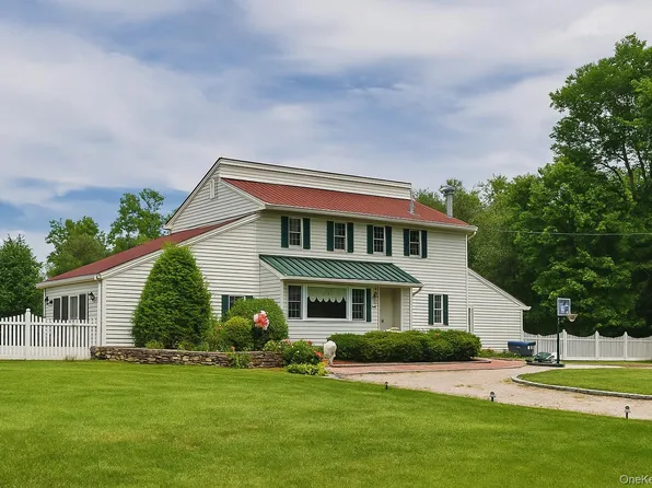 2 Sheafe Circle, Rock Tavern, NY 12575