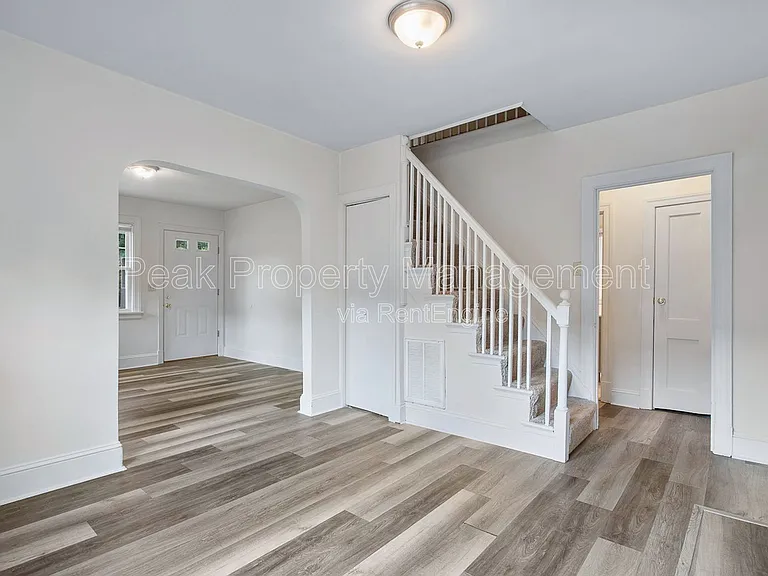 2304 Halifax Ave — Photo 11