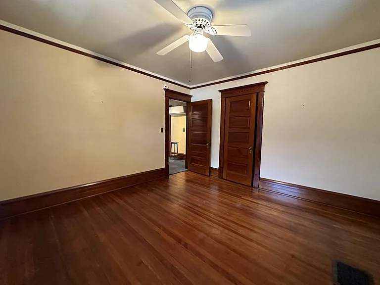 431 N Cherry St — Photo 16