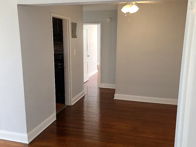 EATING AREA