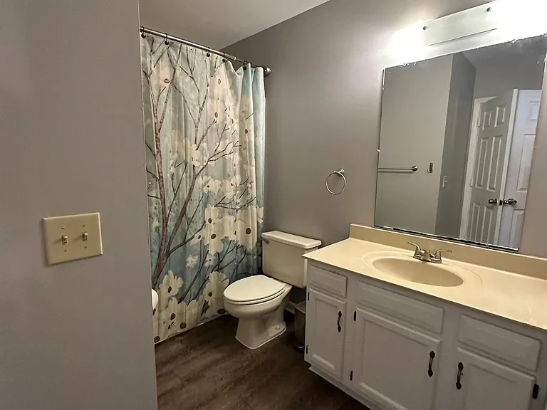 140 Lullwater Dr #B — Photo 8