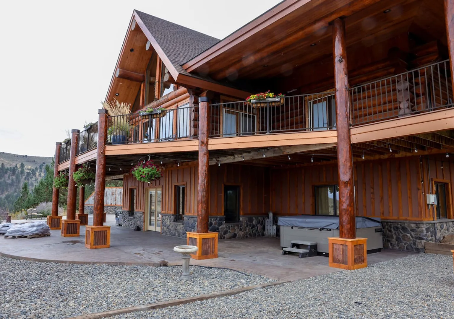 Whispering Pines Lodge — Photo 1