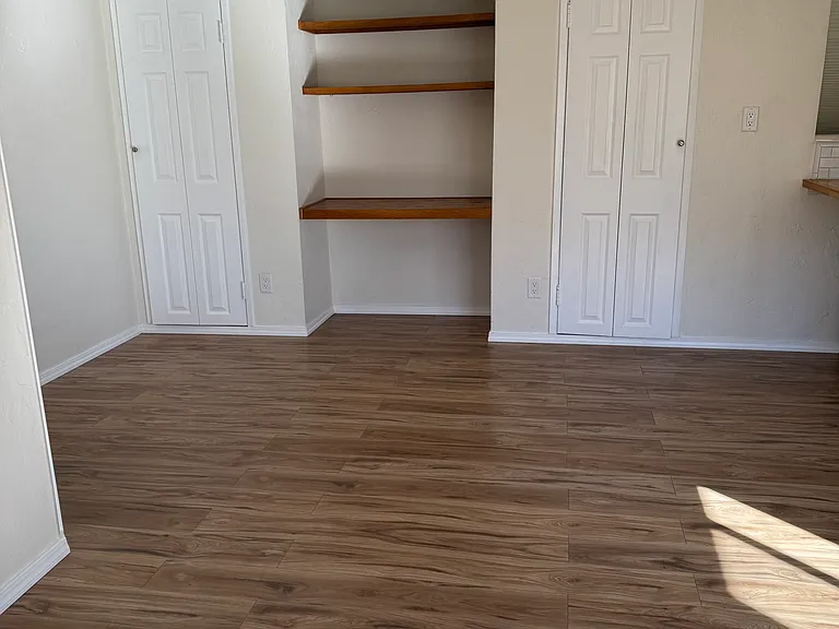 2018 Robinson Ave — Photo 4