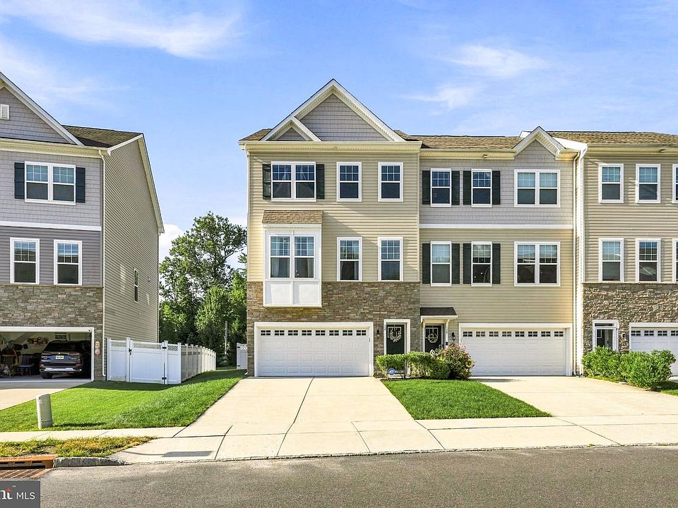 1st image of 12 Sullivan Way