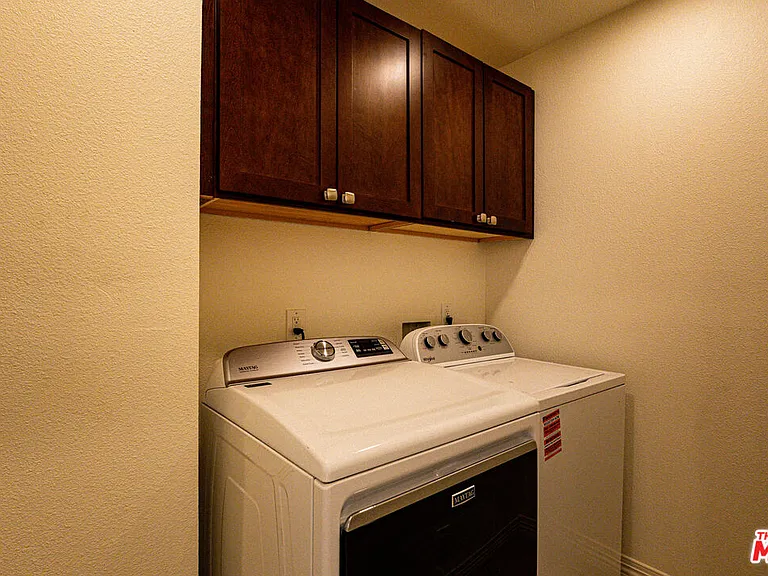 5766 Newcastle Ave — Photo 15
