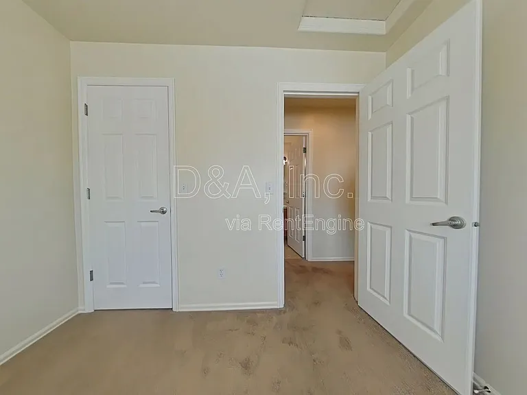 3523 SE Midvale Dr — Photo 9