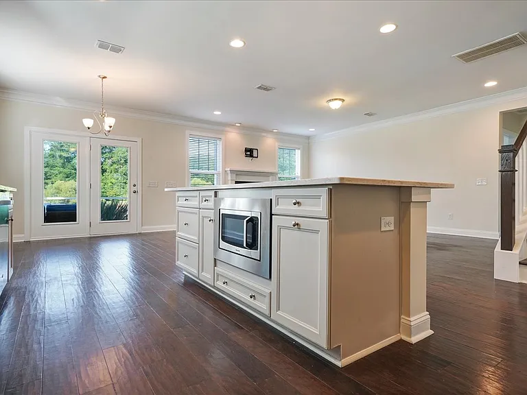 1309 Enfield Ln — Photo 16