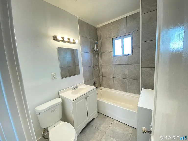 54-56 Westbourne Pkwy #1 — Photo 11