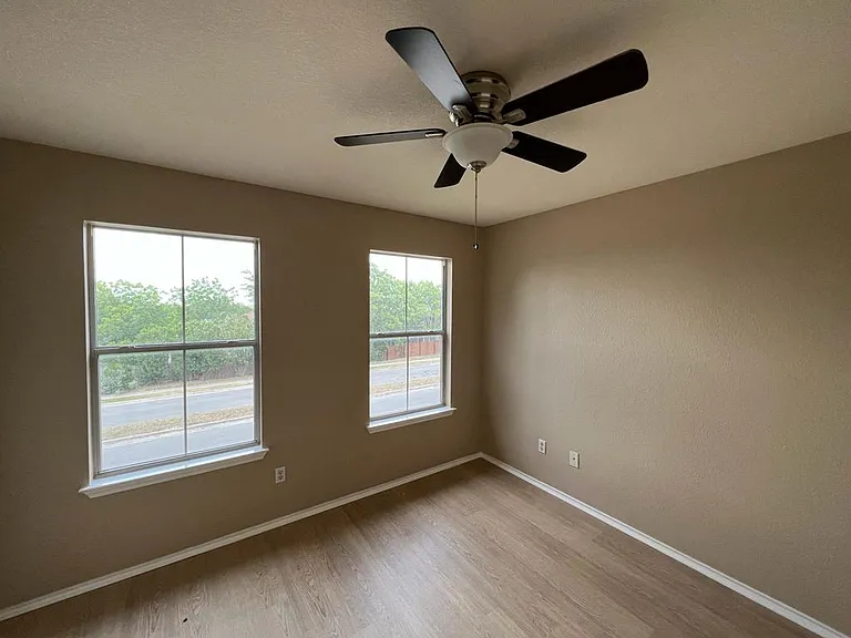 13908 Harris Ridge Blvd #B — Photo 8