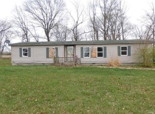 1228 Cedar Creek Dr, Centralia, IL 62801