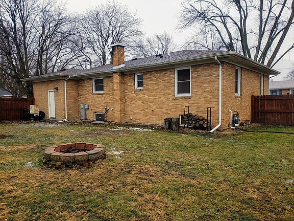 4th image of 360 Wallace St