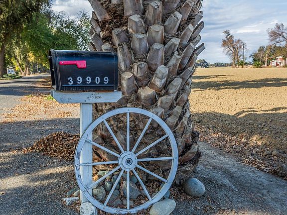 4th image of 39909 County Road 17a