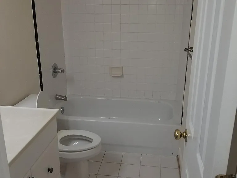 605 Spring St — Photo 13