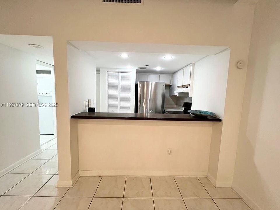 2nd image of 540 Brickell Key Dr APT 214