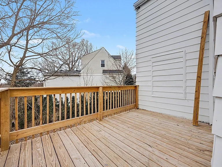 195 Sherman Ave — Photo 9