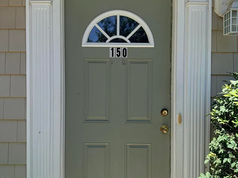150 Magnolia Ln — Photo 4
