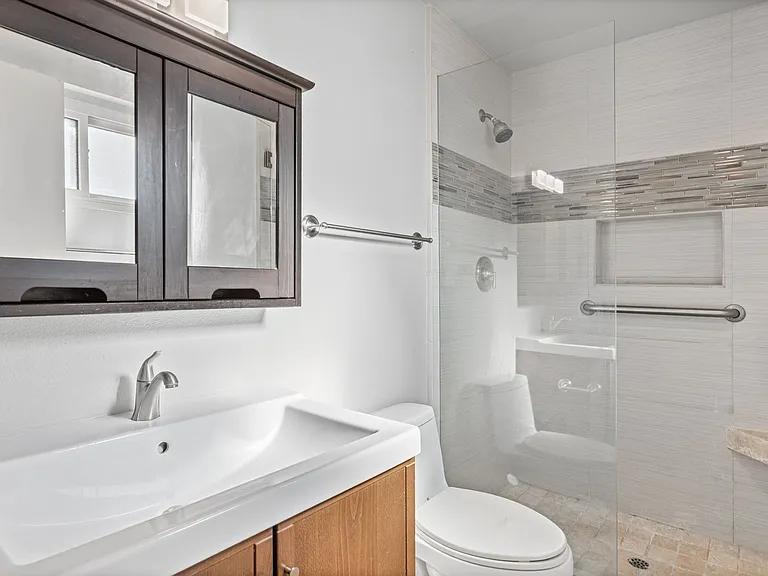 140 Walnut Ave #2F — Photo 9