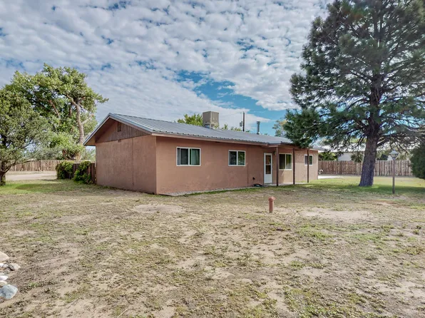 2701 Cocono Cir SW, Albuquerque, NM 87105