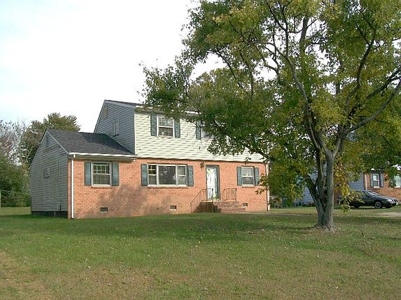 3rd image of 219 Gawain Dr