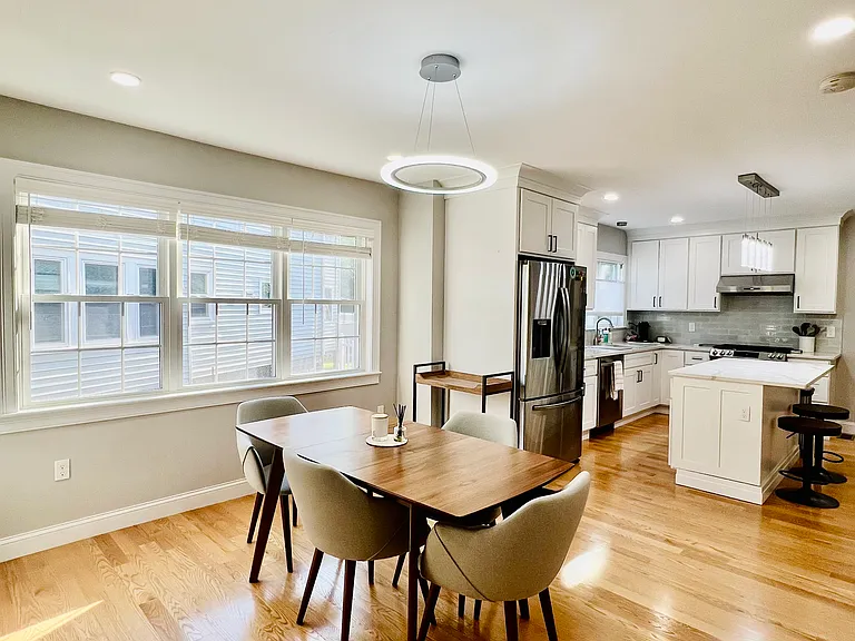 28 Metcalf St #1 — Photo 6