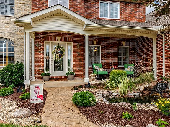 2nd image of 14 Timber Stone Ct