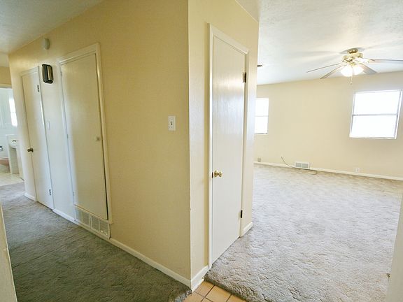 4th image of 2625 Sheldon St