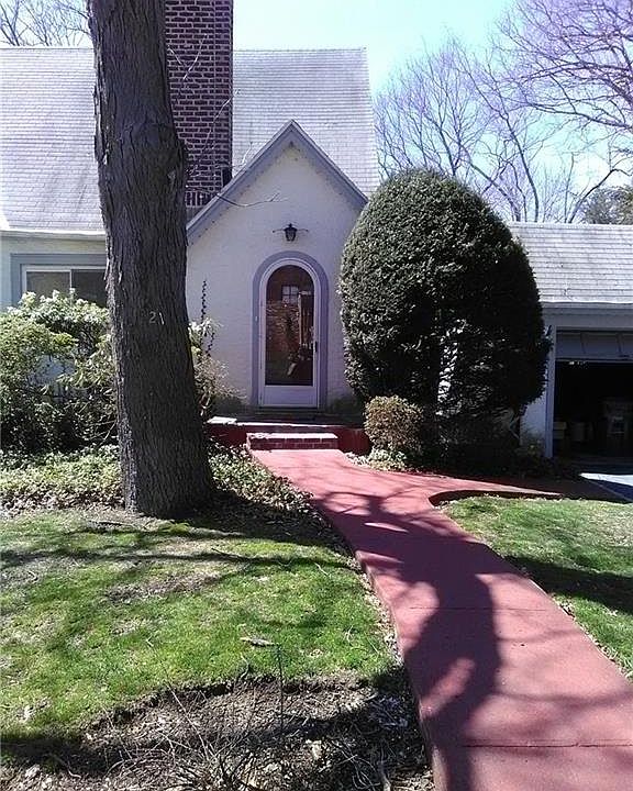 1st image of 21 Monroe Pl