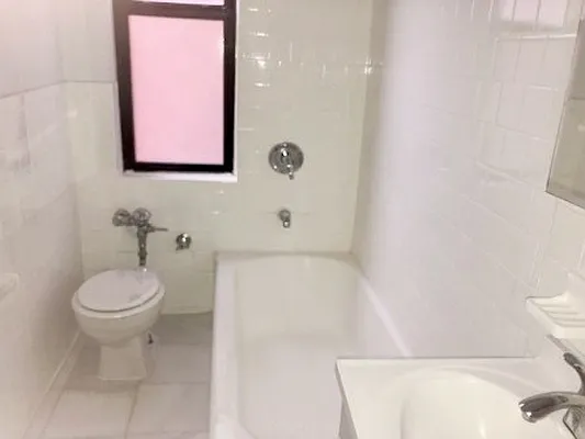 Rented by City Connections Realty | media 10