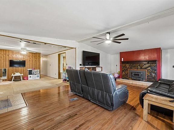 6th image of 19001 Rolling Oak Rd