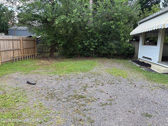 4th image of 423 Andover St