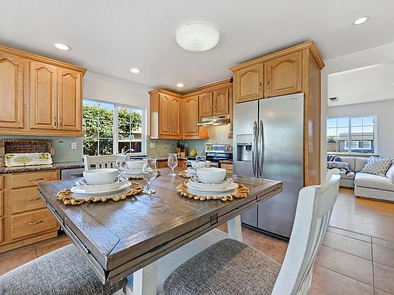 4th image of 555 Biscayne Ct