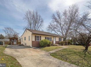 817 Burbank Dr, Somerdale, NJ 08083