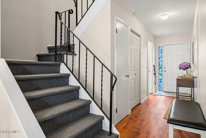 2nd image of 19 Kensington Square