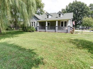 6072 Iron Bridge Rd, Chatham, IL 62629