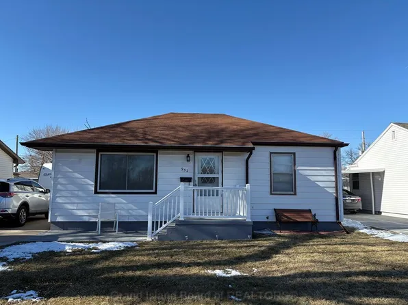 952 S Oak St, Grand Island, NE 68801