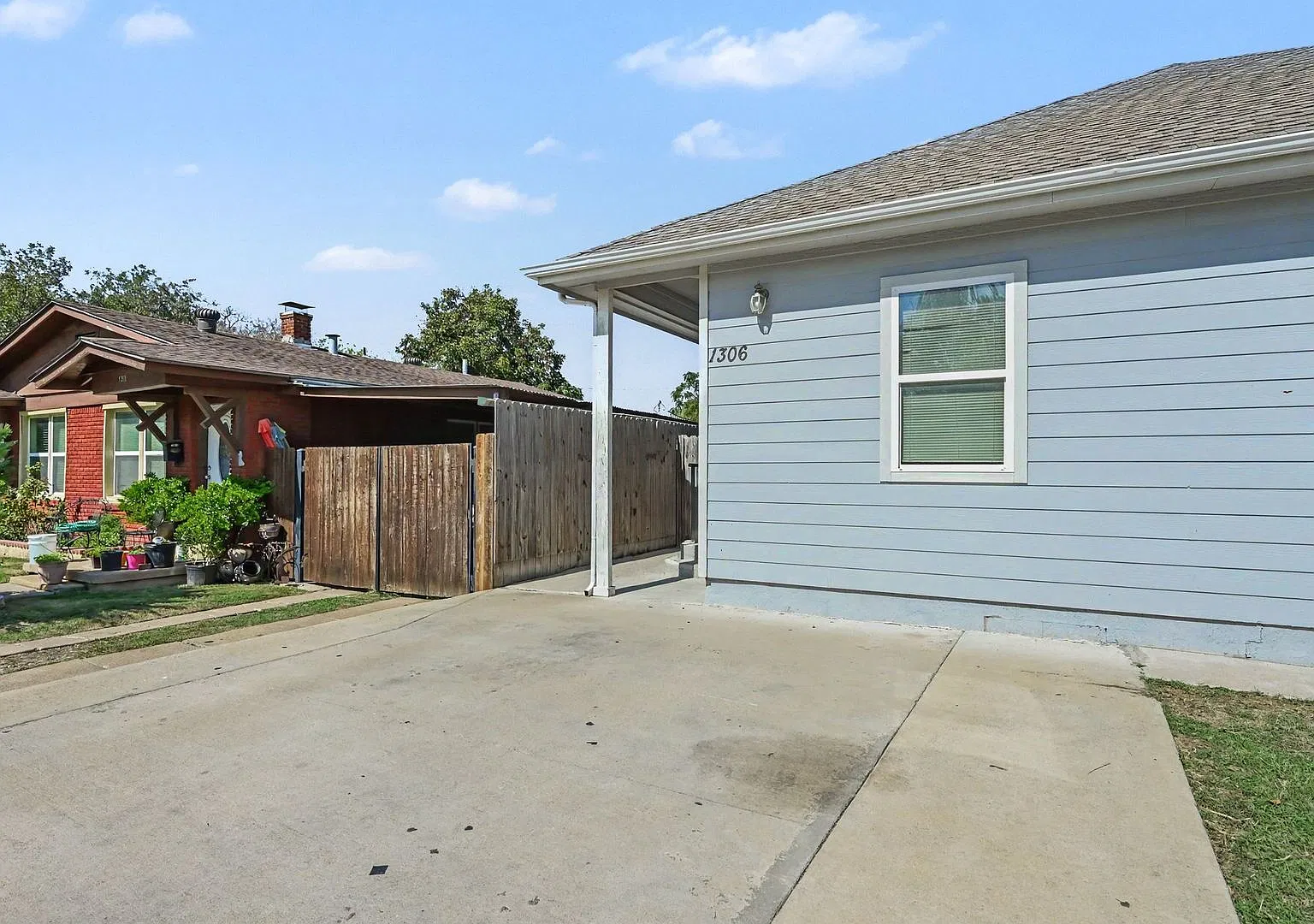Welcome to this charming home at 1306 Orange Ave, Fort Worth, TX 76110! — Photo 3