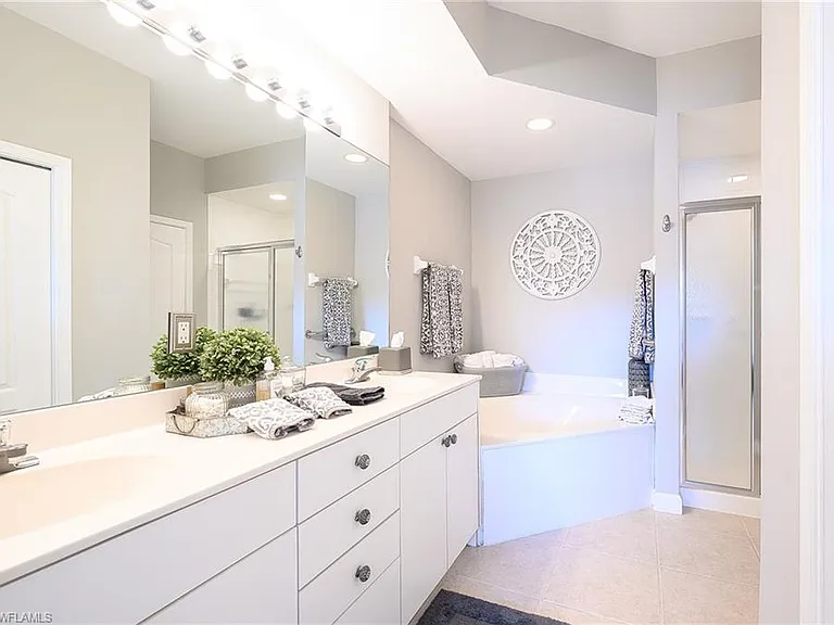 2371 Ravenna Blvd #101 — Photo 16