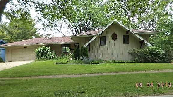 1st image of 427 W Hillcrest Dr
