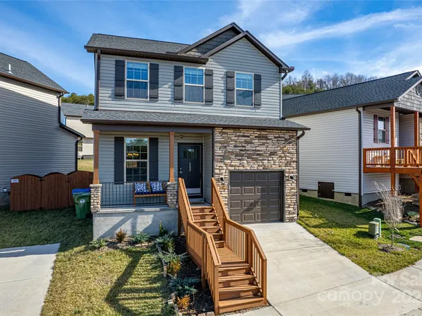 560 Cardwell Ln, Fletcher, NC 28732