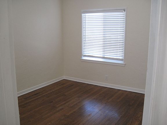 3rd image of 436 Monterey Ave