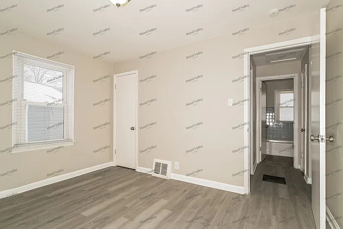 1147 Darr Dr — Photo 11