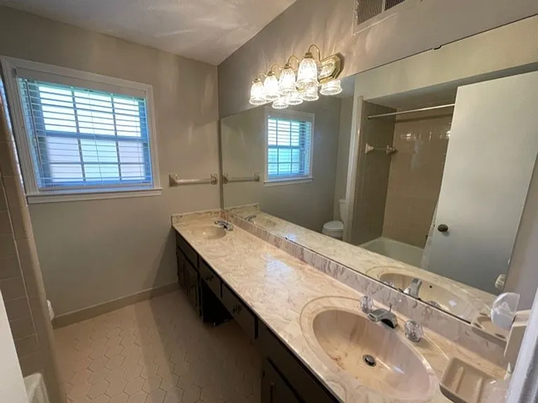 1210 Rasco Rd W — Photo 15