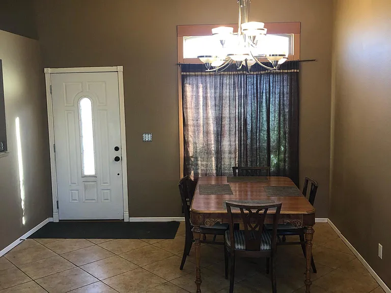 1156 Burroughs Ct — Photo 3