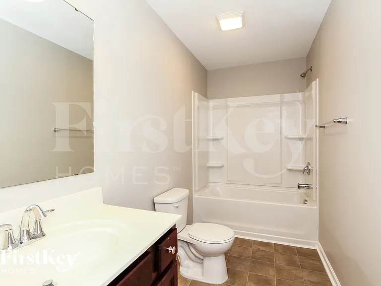 3845 Streamside Dr — Photo 14