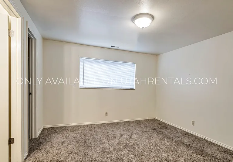 1671 Hickory Ln — Photo 13